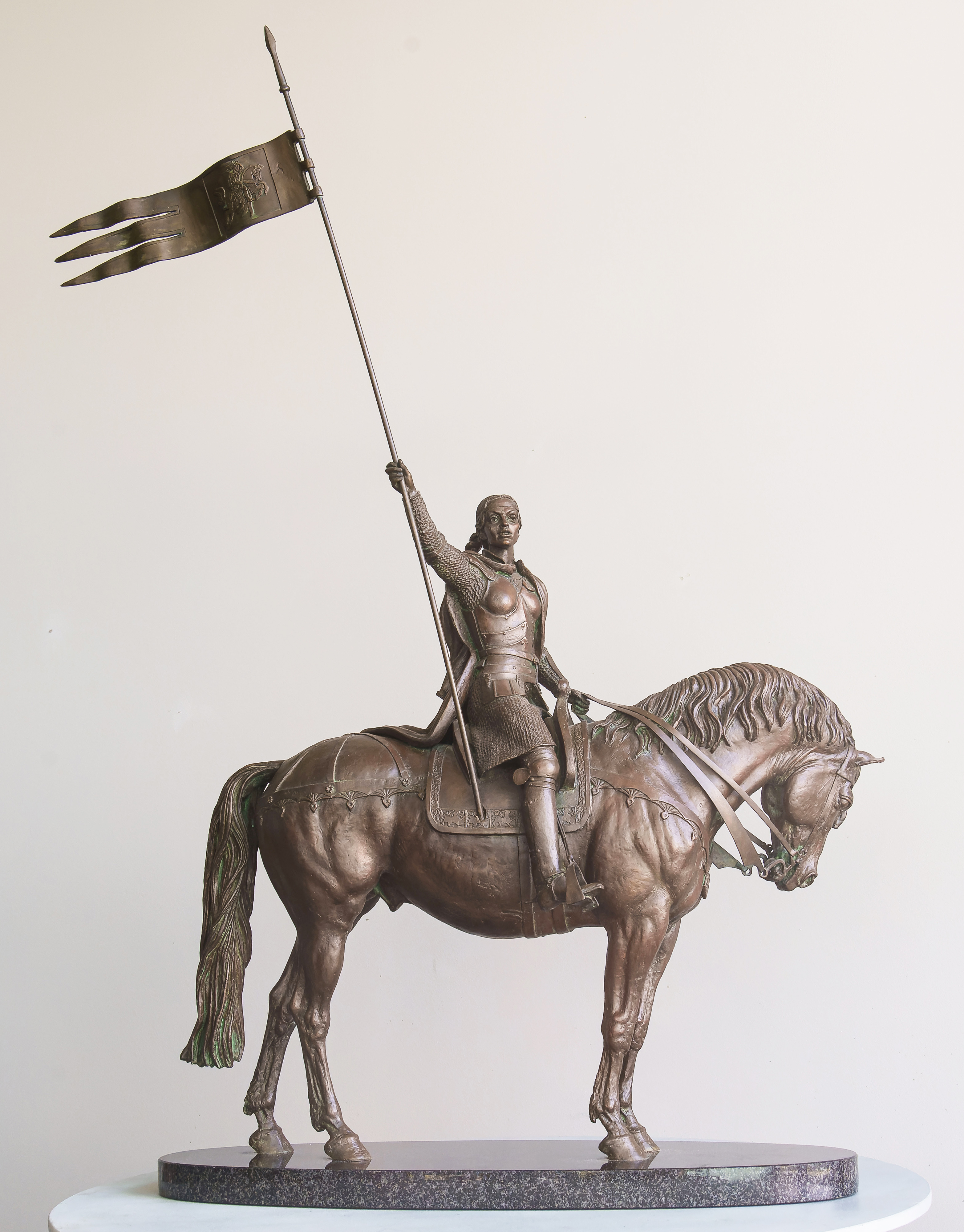 Anastasia Slutskaya, bronze sculpture by Sergey Bondarenko — front view